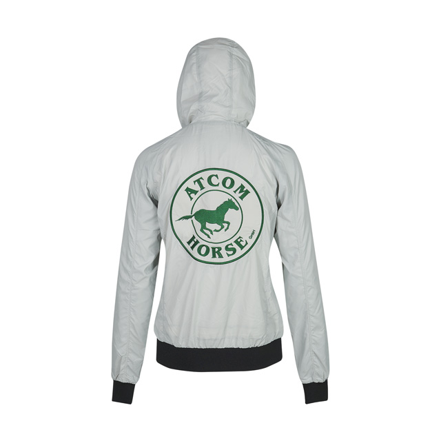 Graue ATCOM HORSE Jacke mit Kapuze Graue Jacke mit Kapuze und grünem Pferdelogo auf dem Rücken, Marke ATCOM HORSE.